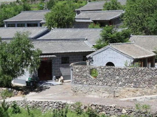 北京珍珠泉乡南天门村一角