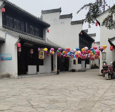 四合乡耿村村仿古居图片