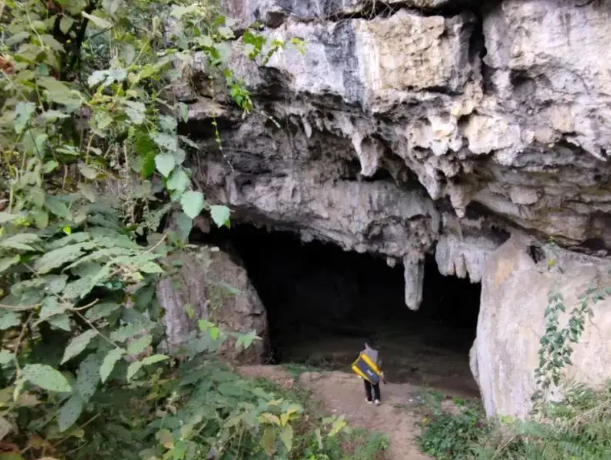 龙塘乡白金村川岍溶洞群